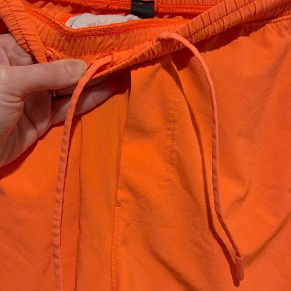 Lululemon Men’s Pace Breaker Linerless Shorts 7” Inseam in Rush Orange, Size L - Picture 5 of 10
